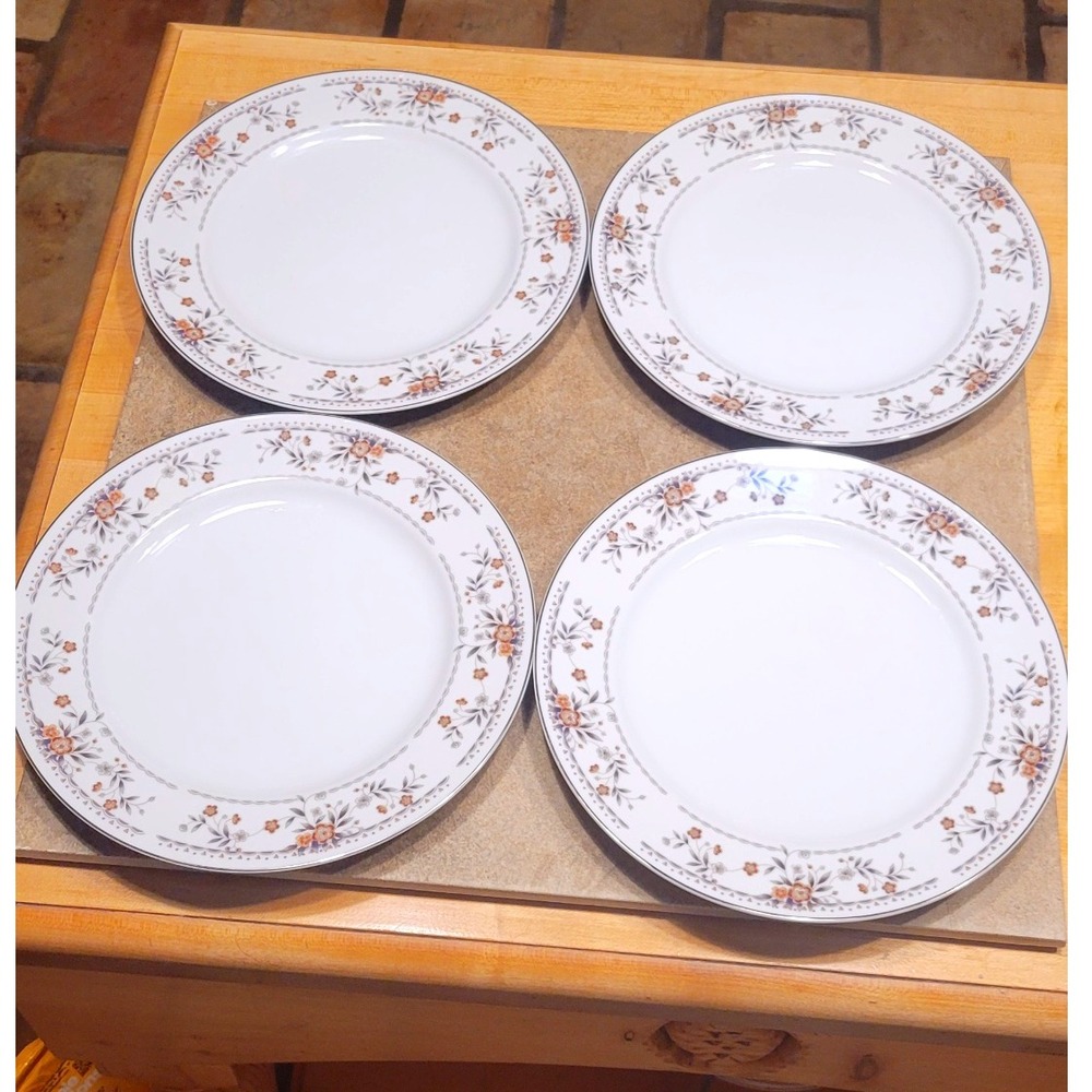 Claremont‎ Sone Japan Fine Porcelain China Dinner Plates Floral Border Set of 4
